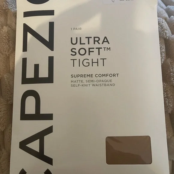 Capezio Tan Ultra Soft Hosiery stirrup style - Picture 1 of 3